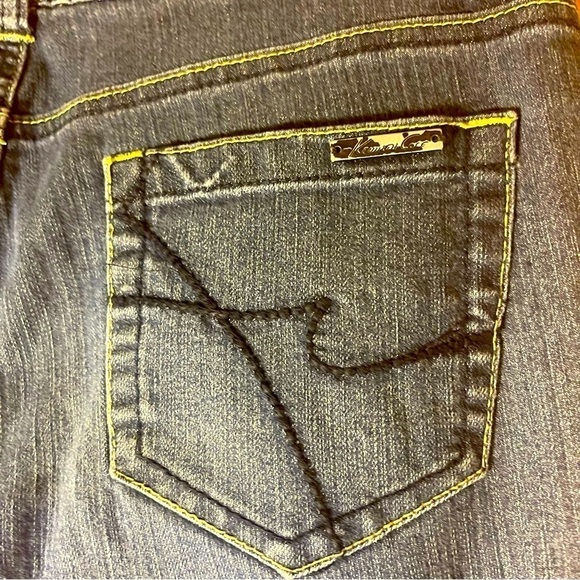 Kenneth COLE Boot Cut Jeans Size 26 Preloved with Some Wear Stretchy Light Denim - Picture 6 of 13